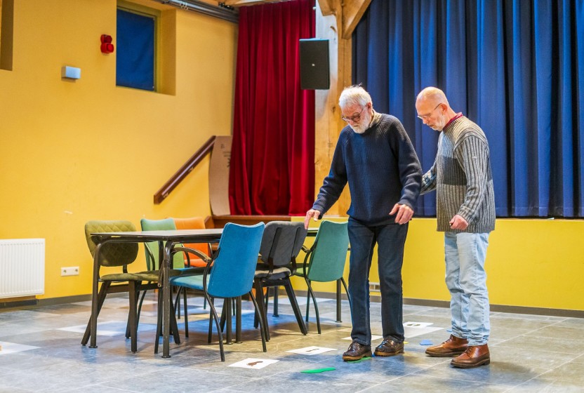Senioren bij een beweegactiviteit